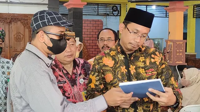 Dukungan dan Janji Bupati Sidoarjo (kanan) terkait Pembuatan Raperda tentang Penyandang Disabilitas. Foto: LDC.