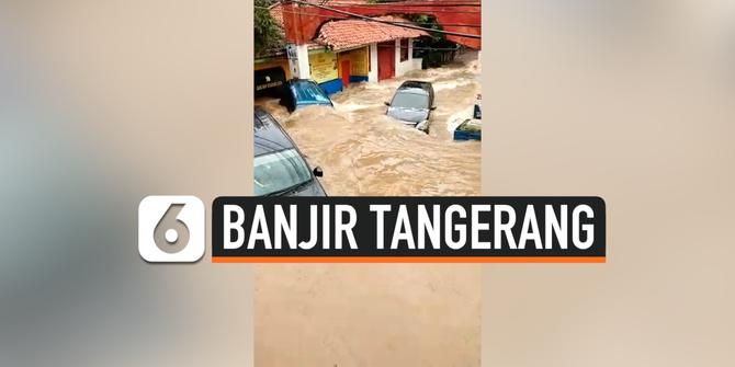 VIDEO: Banjir Tangerang, Detik-Detik Mobil Hanyut di Ciledug Indah