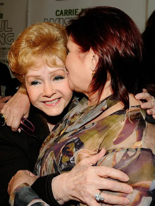 Kepergian Carrie dan Debbie yang memiliki jeda hanya satu hari tentu saja membuat Billie Lourd merasa sedih. (AFP/Bintang.com)