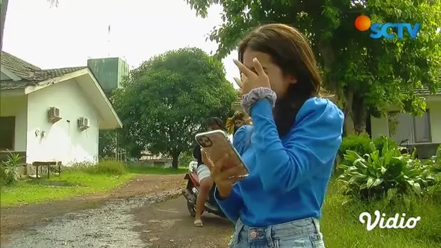 Sukses di Usia Muda, Ini 6 Momen Sandrinna Michelle Beli Mobil Mewah Impiannya