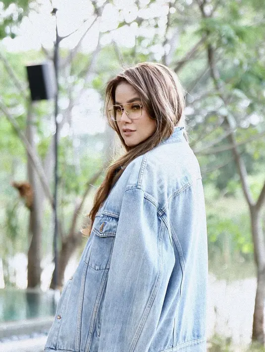 8 Artis cantik takut naik pesawat