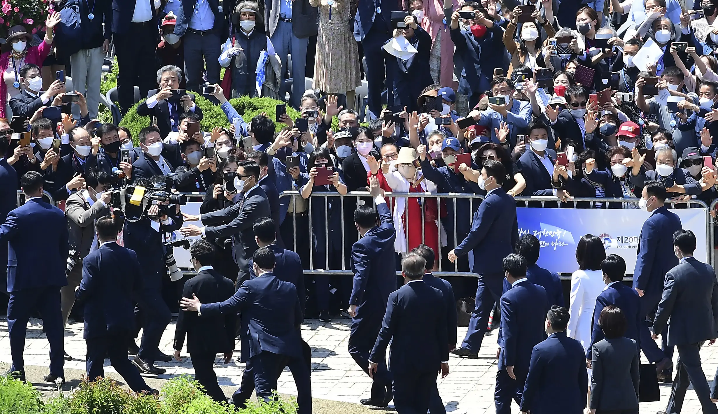 FOTO Yoon Sukyeol Resmi Dilantik Jadi Presiden Korea Selatan Foto