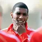 Striker Liverpool, Ryan Babel (tengah) di sesi latihan yang berlangsung di Melwood Training Ground, Liverpool, 15 September 2009 jelang laga Liga Champions lawan Debrechen di Anfield. AFP PHOTO/PAUL ELLIS 