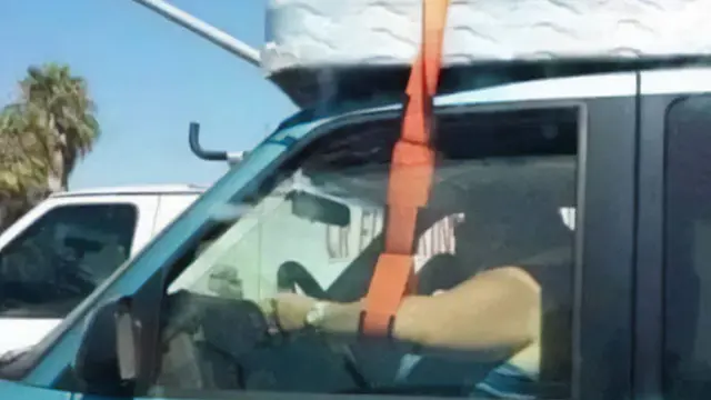 Potret Nyeleneh Mobil