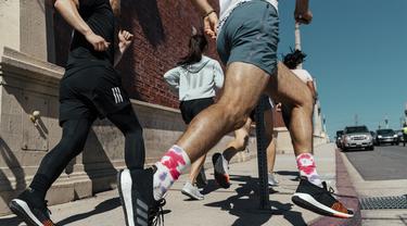 Sepatu Running Perkotaan Kolaborasi Adidas Dan Pelari Urban Di 3 Negara Fashion Fimela Com