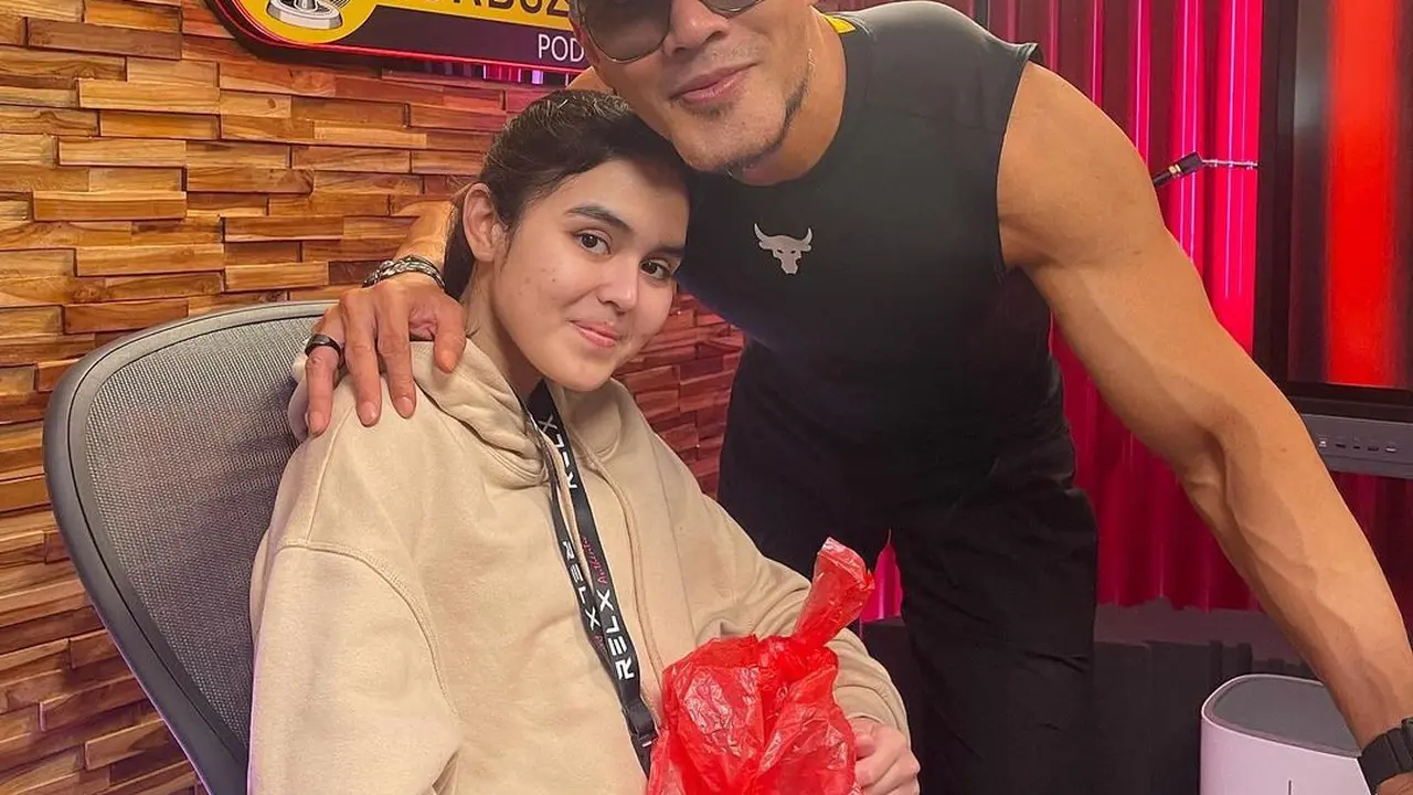 Deddy Corbuzier dan Laura Anna. (Foto: Instagram @edlnlaura)
