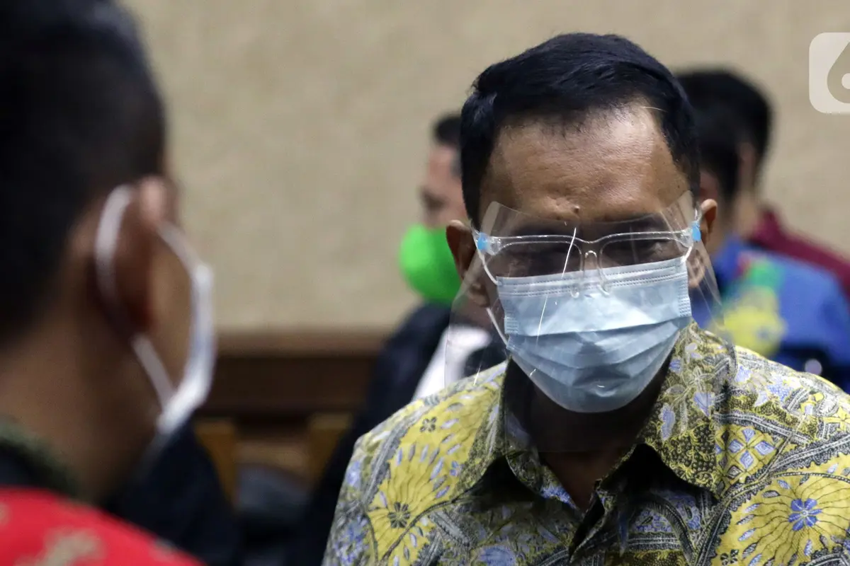 FOTO: Mantan Pejabat Ditjen Pajak Angin Prayitno Aji Dituntut Hukuman 9 Tahun Penjara