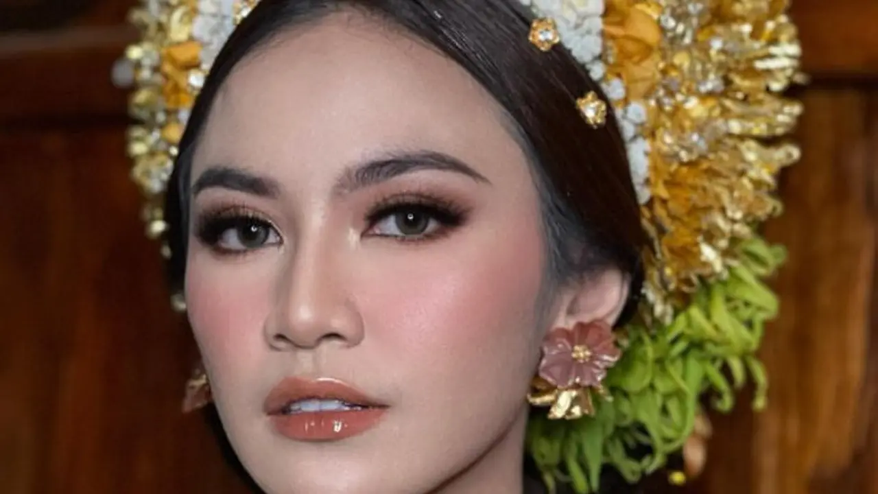 Potret Gaya Makeup Mahalini  saat Prosesi Adat Mepamit Jelang Pernikahan Bersama Rizky Febian