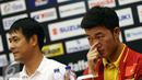 Pemain Timnas Vietnam, Luong Xuan Truong (kanan) memberi keterangan jelang laga semifinal leg pertama Piala AFF 2016 melawan Indonesia di Bogor, Jumat (2/12). Laga kedua tim akan digelar Stadion Pakansari, Sabtu (3/12). (Liputan6.com/Helmi Fithriansyah)