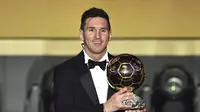 Berikut sederet fakta Ballon d'Or, penghargaan yang dimenangkan Lionel Messi untuk kali ke-5.