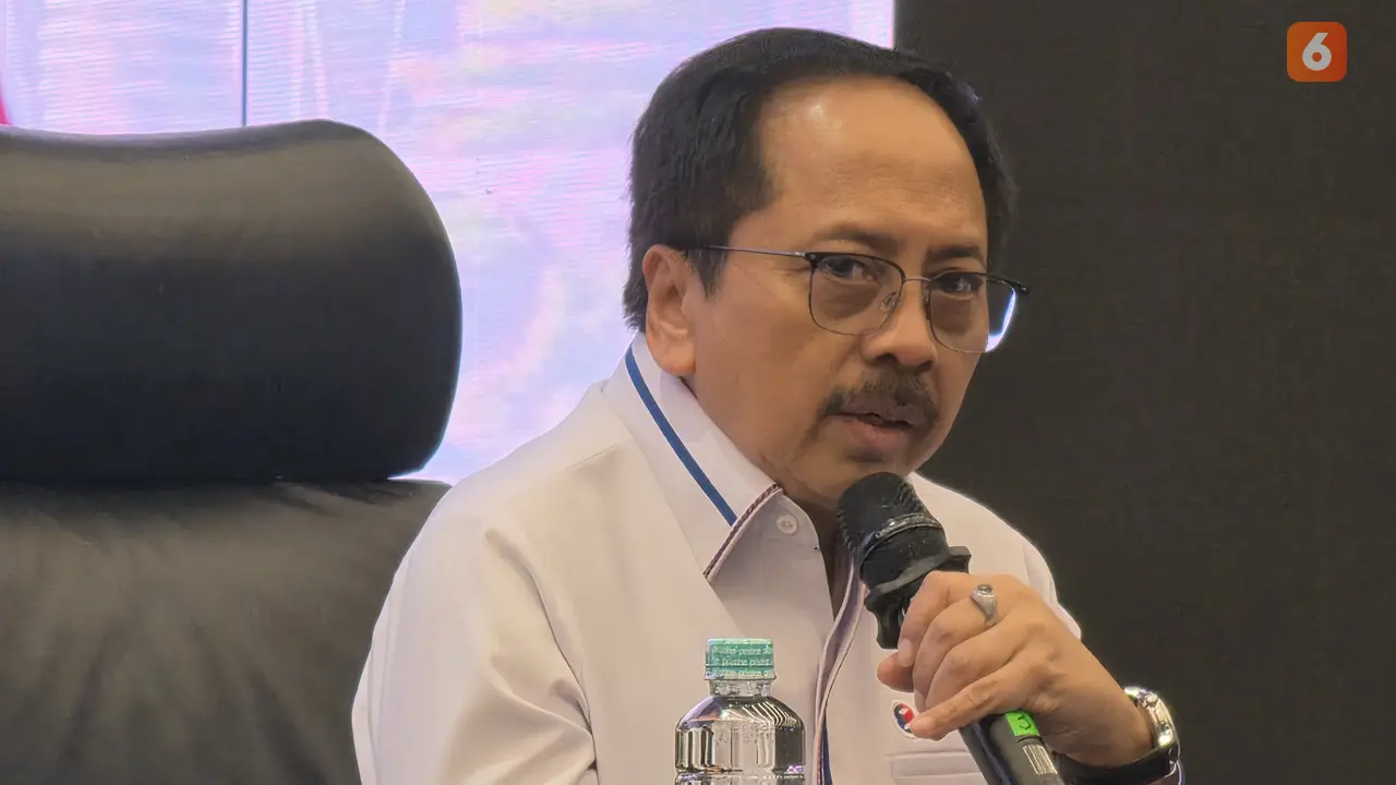 Direktur & Chief Regulatory Officer XLSmart Telecom Sejahtera, Merza Fachys, dalam RUPST Tahun Buku 2025, Rabu (20/5/2026) di Jakarta. Liputan6.com/Iskandar