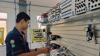 Balai Diklat Industri dalam naungan Badan Pengembangan Sumber Daya Manusia Industri (BPSDMI) Kementerian Perindustrian memiliki program pembinaan startup bernama Inkubator Bisnis sebagai salah satu bentuk pembinaan SDM industri.