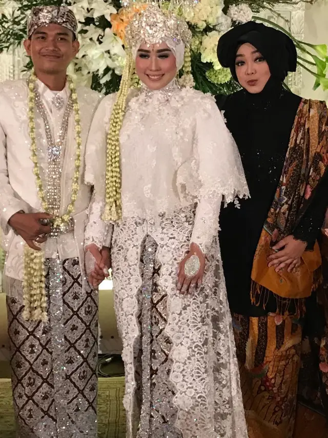 Vakum dari Dunia Artis, Ini 6 Potret Terbaru Rina Gunawan Jadi Wedding Organizer