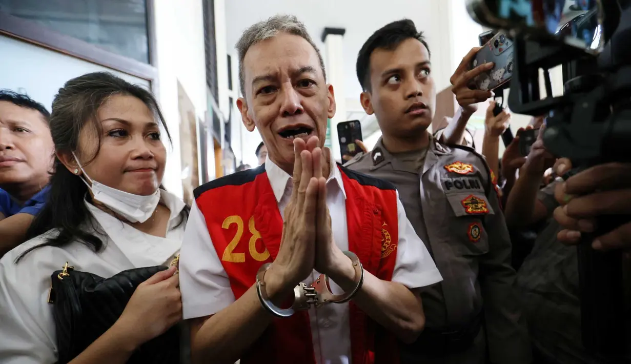 Musisi Fariz Roestam Moenaf alias Fariz RM usai mengikuti sidang lanjutan di Pengadilan Negeri Jakarta Selatan pada Senin (11/8/2025). (KapanLagi.com/Budy Santoso)