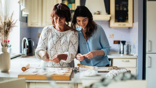 ilustrasi tips mendekatkan diri dengan orang tua/pexels