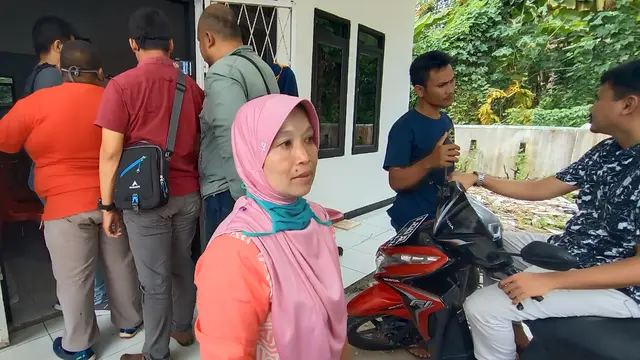 Nurjanah, Pedagang Kecil Yang Menangis Di Kantor Desa