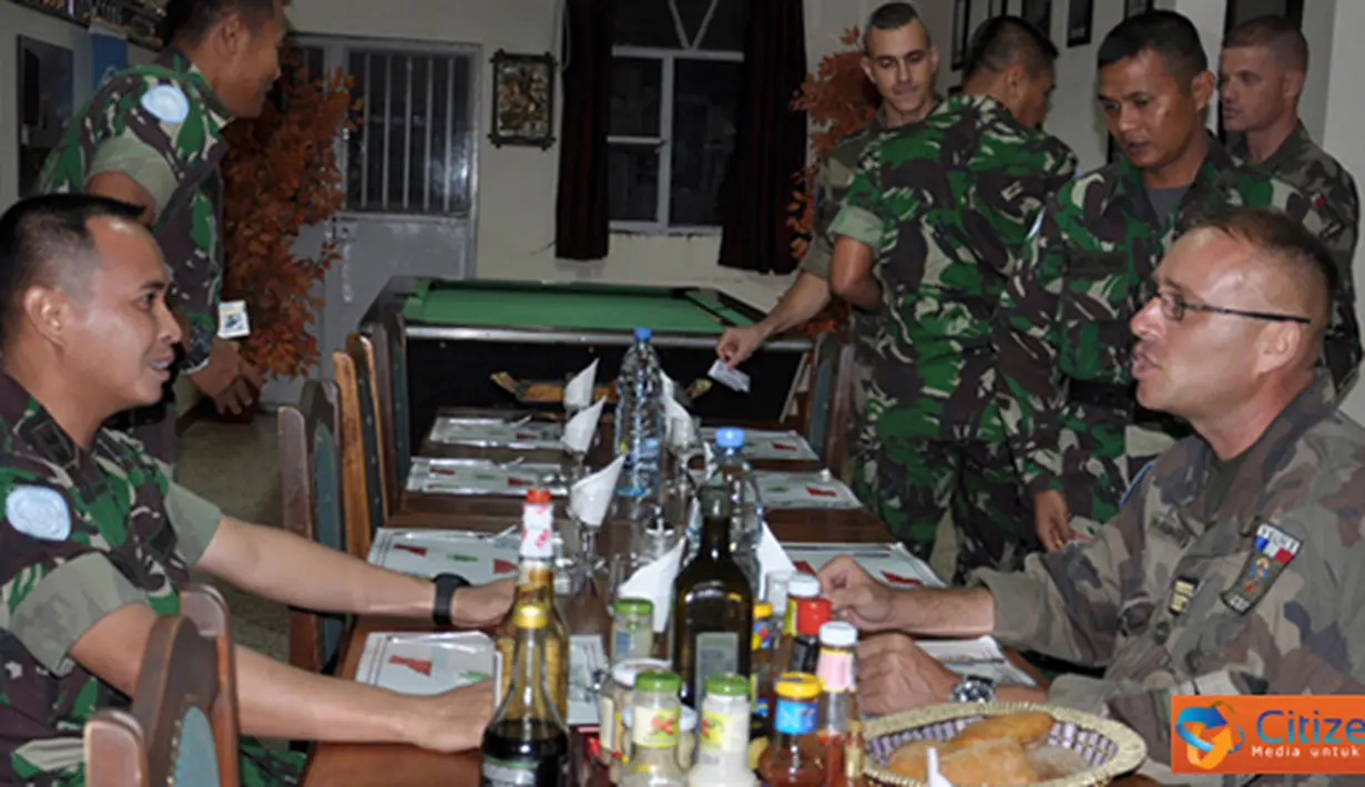 Citizen6, Lebanon: Kegiatan kunjungan didahului dengan perkenalan oleh masing-masing staf kedua Batalyon, dilanjutkan dengan makan malam bersama, dan sekaligus buka puasa bagi personel Konga UNIFIL. (Pengirim: Badarudin Bakri).