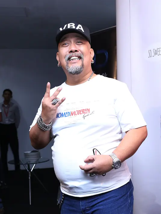 Selain Indro Warkop, sederet nama seperti  Boris Bokir, Dodit Mulyanto, Kartika Putri, Nadine Alexandra, Maya Wulan, Ria Winata dan juga Tarzan turut terlibat dalam film komedi ini. (Galih W. Satria/Bintang.com)