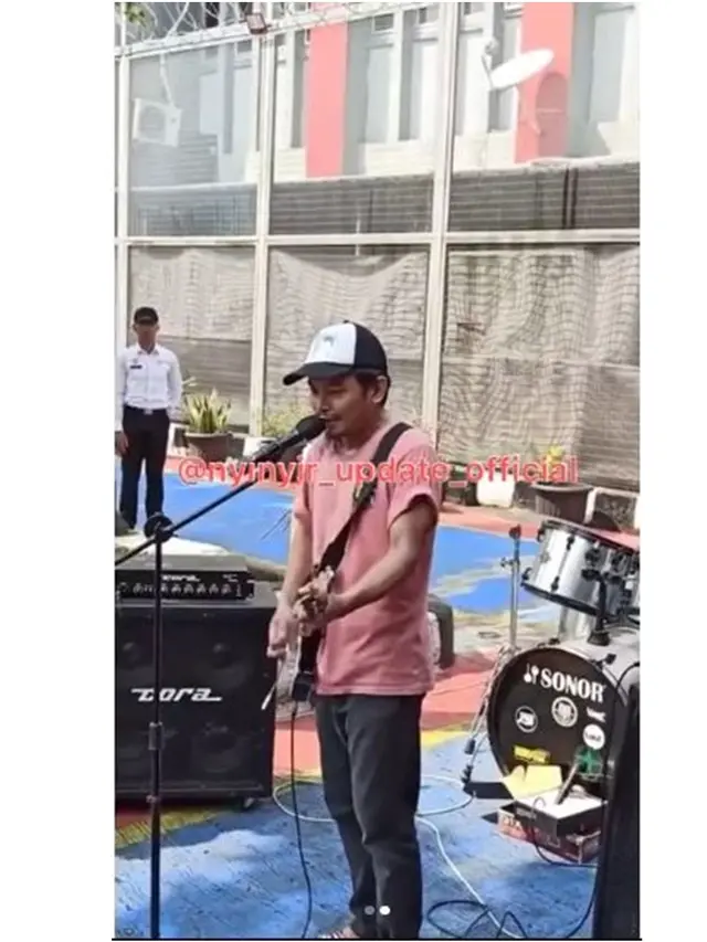 5 Potret Terkini Zul Zivilia Tampil Bernyanyi di Lapas, Dapat Banyak Dukungan