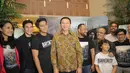 Lelaki asal Belitung itu berharap para anggota keluarganya bisa memahami pekerjaan suaminya yang memiliki tanggung jawab besar pada banyak orang serta nyawa taruhannya. (Andy Masela/Bintang.com)