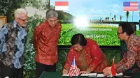 Penandatanganan Nota Kesepahaman oleh Menteri Lingkungan Hidup dan Kehutanan Indonesia Siti Nurbaya.(Kedutaan Besar AS.