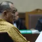 Mantan Kepala BPPN, Syafruddin Arsyad Temenggung saat menjalani sidang pembacaan eksepsi atas dakwaan di Pengadilan Tipikor Jakarta, Senin (21/5). Agenda sidang pembacaan eksepsi atas dakwaan JPU KPK. (Liputan6.com/Helmi Fithriansyah)