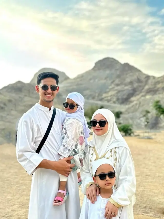 Artis Pilih Laksanakan Umrah di Penghujung Tahun 2024