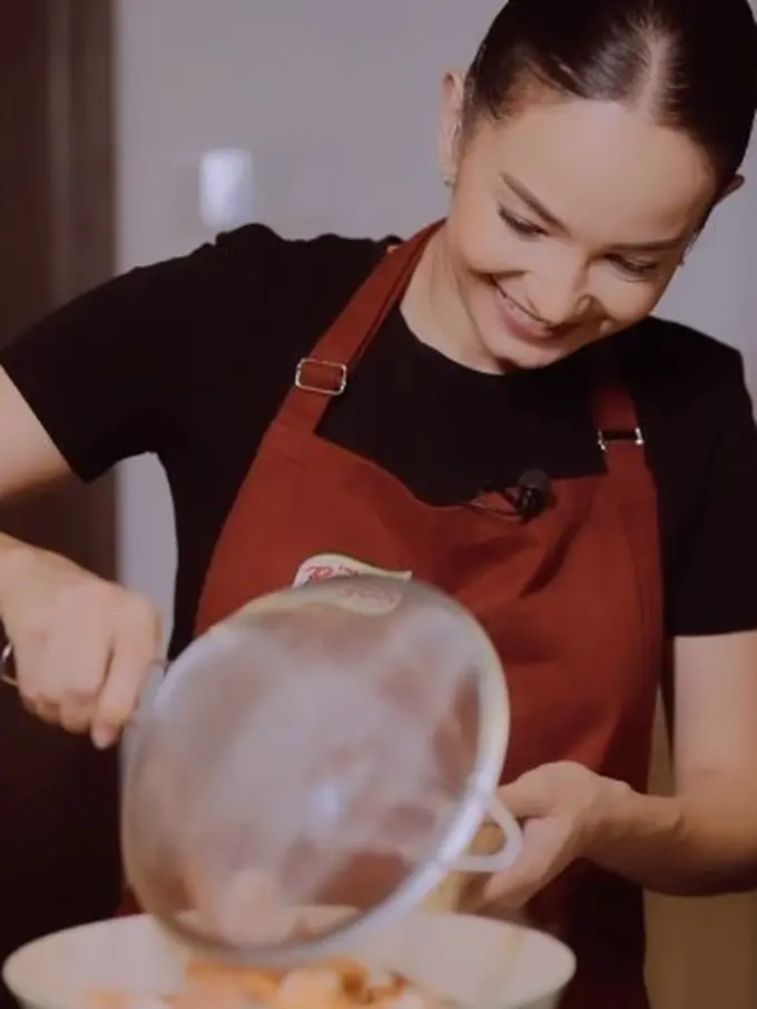 Enzy Storia miliki dapur minimalis (Instagram/enzystoria)