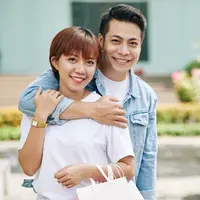 ilustrasi pasangan cinta/Dragon Images/Shutterstock