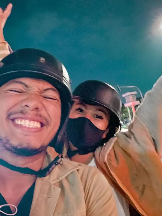 6 Potret Kebersamaan Awkarin dan Muhamad Sadam, Didoakan Jadian