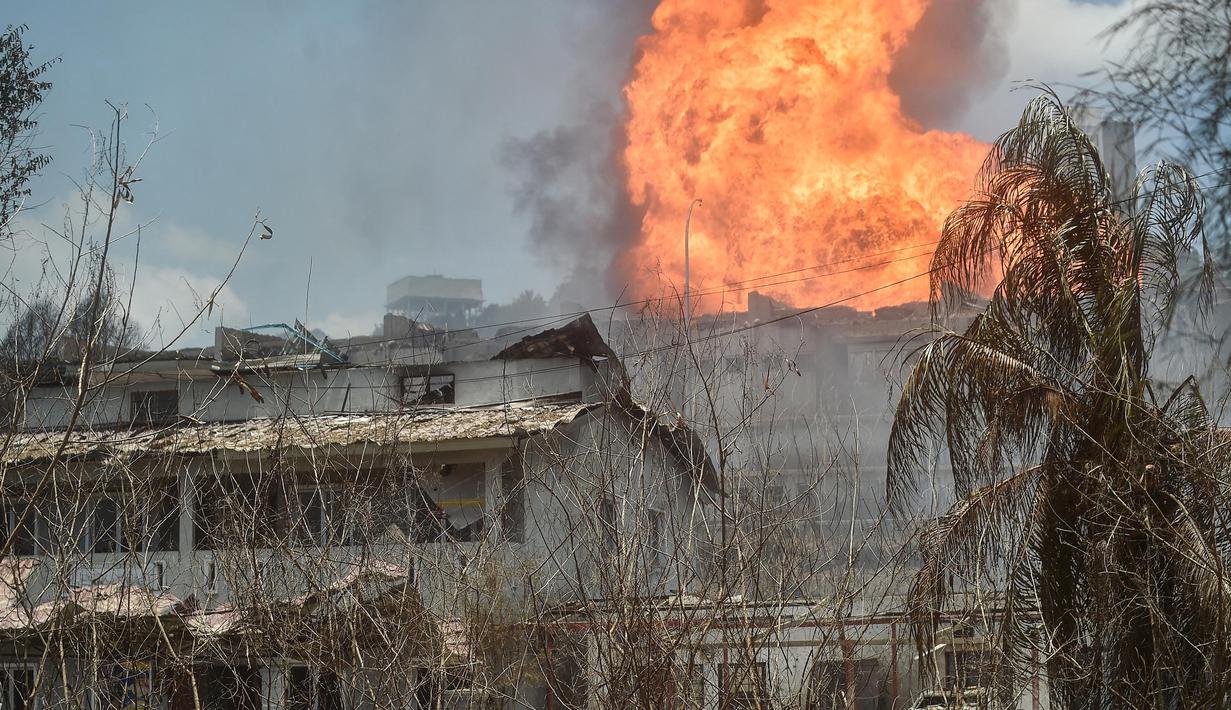 Akibat insiden ini 33 orang dikabarkan terluka. (Arif Kartono/AFP)