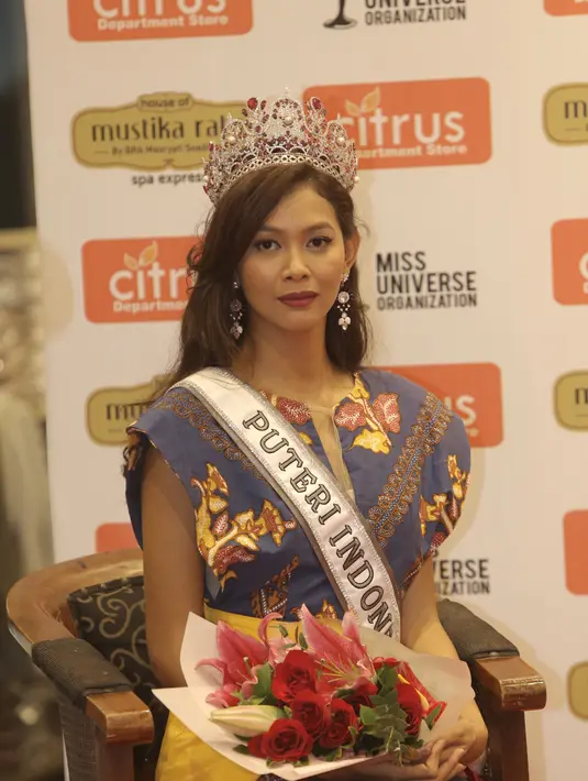 "Saya sama Iris sempat sharing, apa saja yang harus di lengkapi di ajang Miss Universe. tipe-tipenya seperti apa yang diinginkan mereka (dewan juri)," ungkap Bunga Jelitha Ibrani di Menteng, Jakarta Pusat, Minggu (2/4/2017). (Galih W. Satria/Bintang.com)