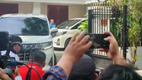 Prabowo Subianto dan Gibran Rakabuming Raka berangkat bareng ke KPU. (Merdeka).