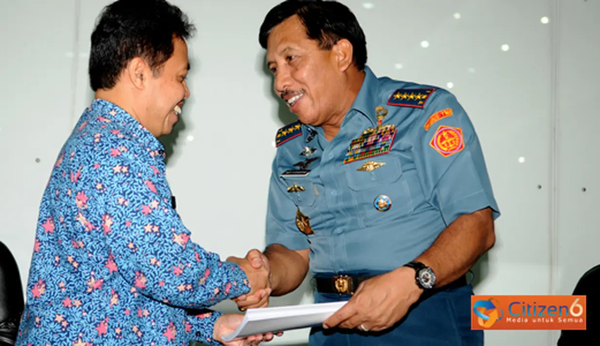 Citizen6, Jakarta:  Pemda diajak untuk mendayagunakan TNI secara aktif, guna membantu menyukseskan pembangunan di daerah tertinggal. (Pengirim: Badarudin Bakri)