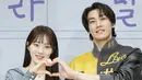 Lee Sung Kyung dan Kim Young Kwang dalam konferensi pers serial Call It Love, Selasa (21/2/2023). (Foto: Disney)