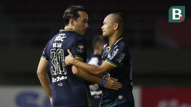 FOTO: Persib Tantang Persija di Final Piala Menpora 2021 usai Singkirkan PS Sleman - Ezra Walian; Supriadi
