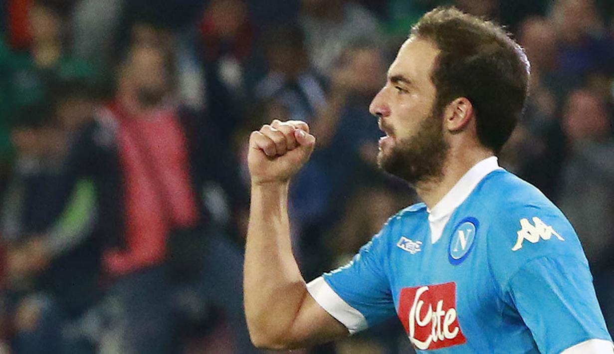 Bersama Napoli, Gonzalo Higuain berhasil mempersembahkan gelar Coppa Italia dan Piala Super. (AFP/Carlo Hermann)