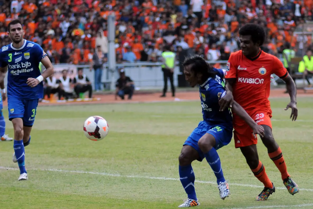 Persija Berbagi Angka dengan Persib