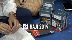 Tiga calon haji tertunda berangkat ke Tanah Suci akibat visa terselip. Hingga kini, pihak PPIH Embarkasi Surabaya masih mencari visa tersebut di Jakarta.