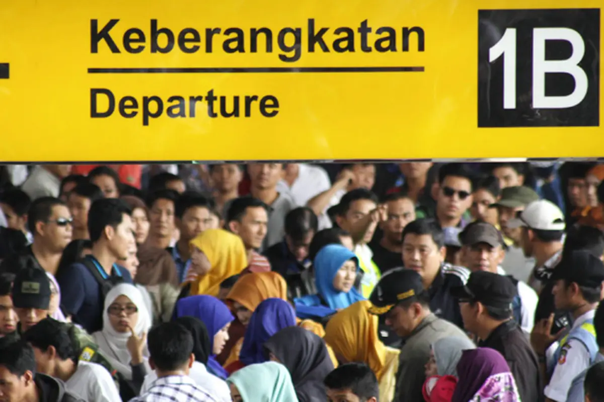 Bandara Soetta Padat - Liputan6 Petang 