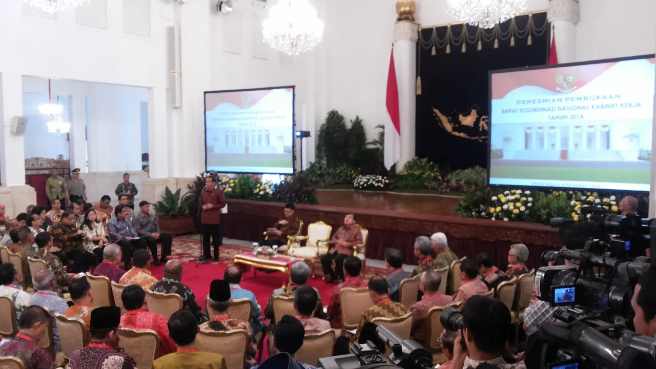 Jokowi Minta Bantuan Gubernur Yakinkan Investor