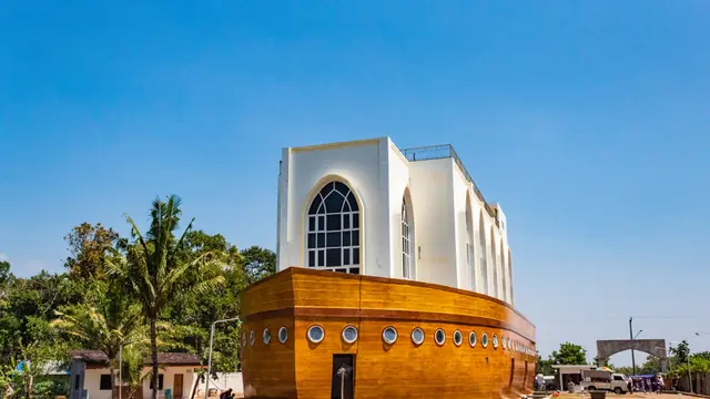 Masjid Kapal, Semarang.