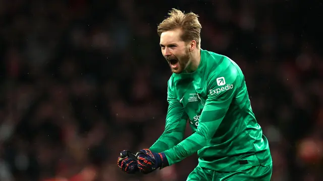 Foto: Dua Jempol untuk Caoimhin Kelleher, Lakukan Penyelamatan-Penyelamatan Krusial dan Bawa Liverpool Juara Carabao Cup 2023/2024