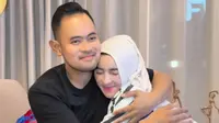 Shandy Purnamasari Nangis Haru, Dapat Kado Ulang Tahun 6 Masjid dari Sang Suami