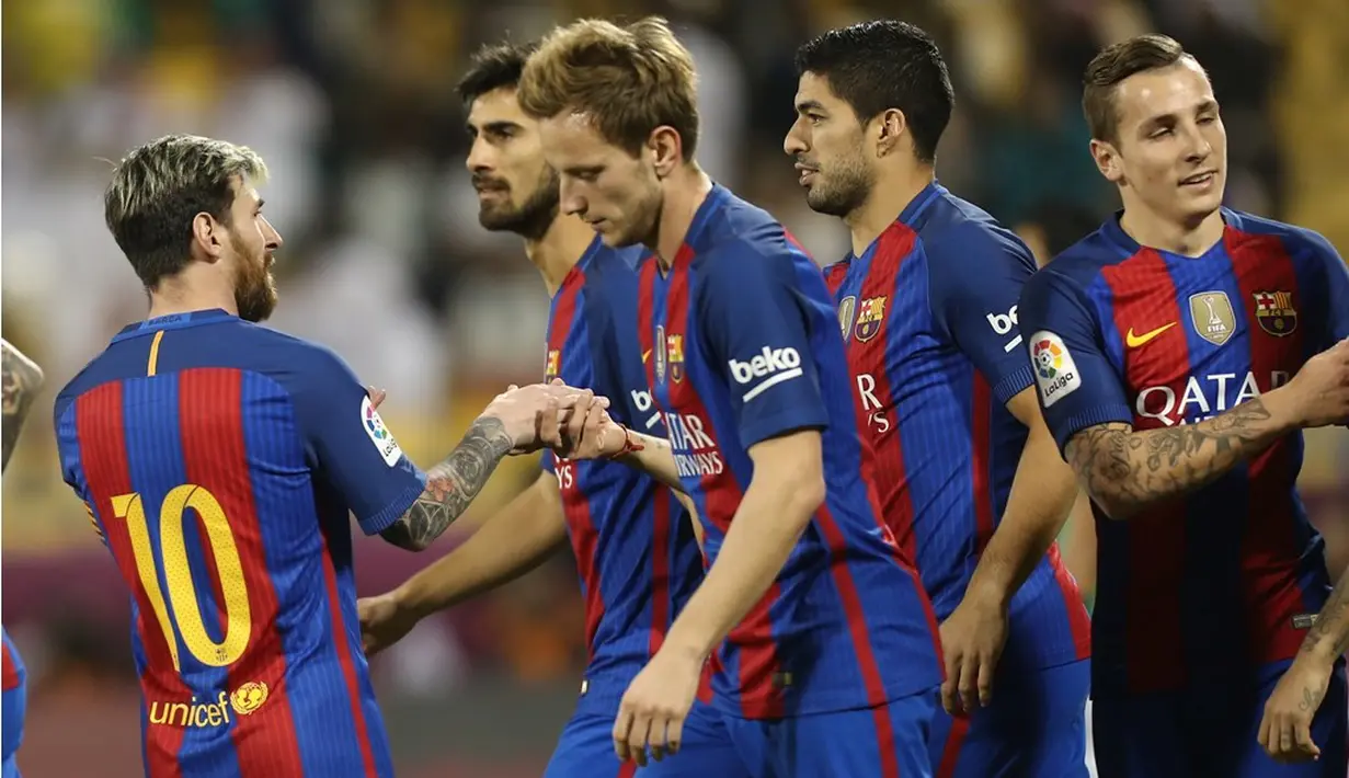 Pemain Barcelona merayakan gol ke gawang Al Ahli pada laga persahabatan di Stadion Thani bin Jassim, Doha, Selasa (13/12/2016) waktu setempat. (AFP/Karim Jaafar)