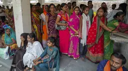 Di Negara Bagian Uttar Pradesh, 119 orang telah meninggal karena penyakit terkait panas selama beberapa hari terakhir. Sementara Negara Bagian Bihar melaporkan 47 kematian. (AP Photo/Rajesh Kumar Singh)