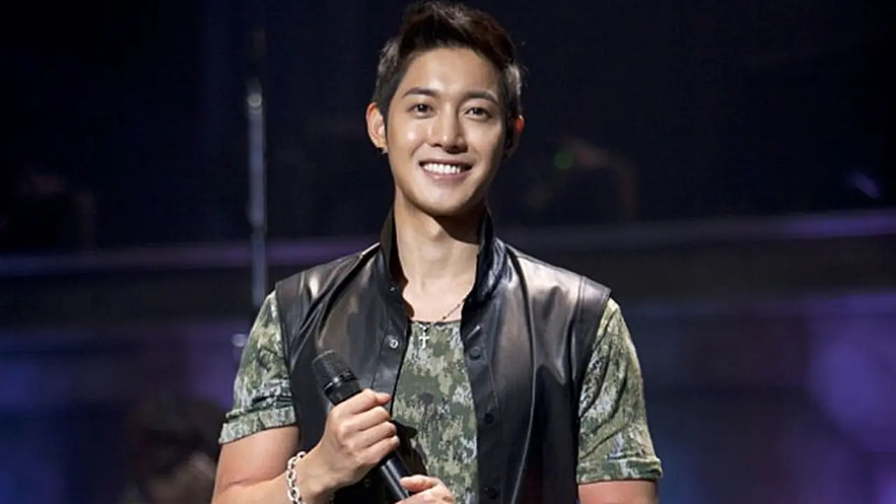 kim-hyun-joong-131101b.jpg