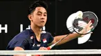 Tunggal putra Indonesia, Alwi Farhan saat mengembalikan pukulan ke Lee Chia Hao (Taiwan) dalam pertandingan perempat final turnamen bulu tangkis Australia Open 2026 di Sydney pada Jumat 12 Juni 2026. (Saeed KHAN/AFP)