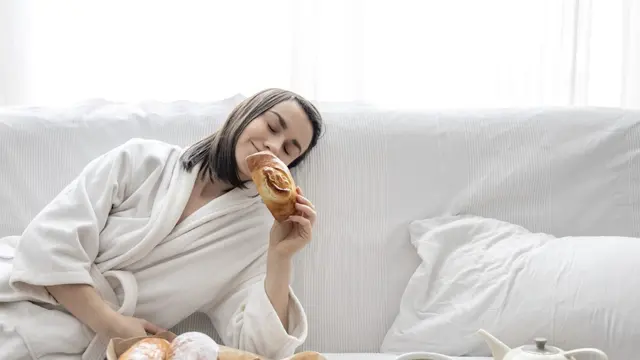 Me time bukan hanya soal istirahat, tetapi juga merupakan investasi untuk kebahagiaan jangka panjang.