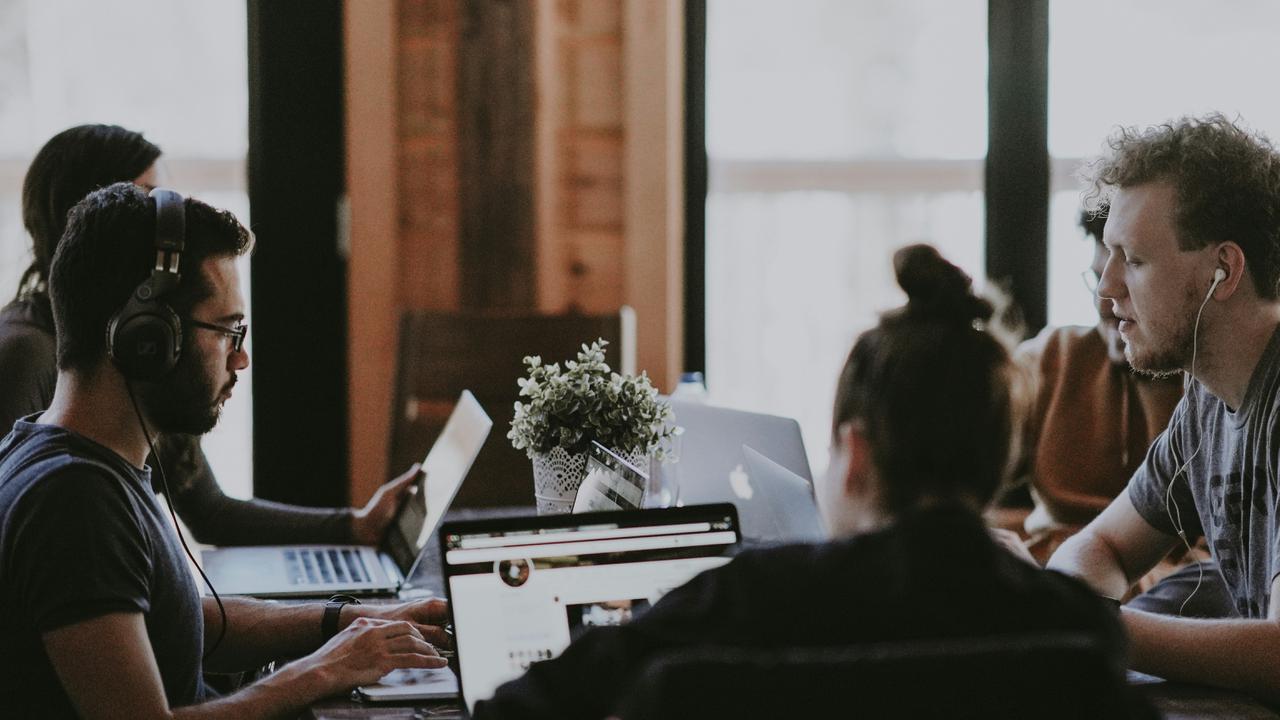 Oracle Cuts Tens of Thousands of Employees Amid Aggressive AI Investment Push